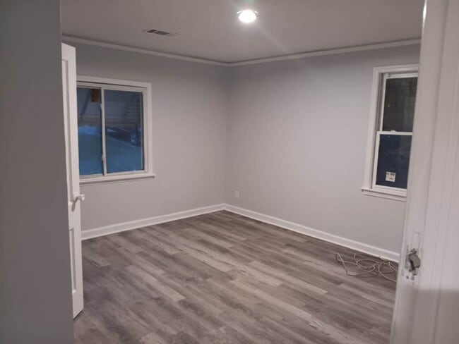 Building Photo - Available Now – 3BR / 1BA Home