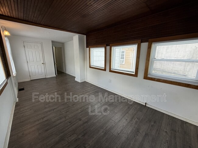 Building Photo - 138 Coral St
