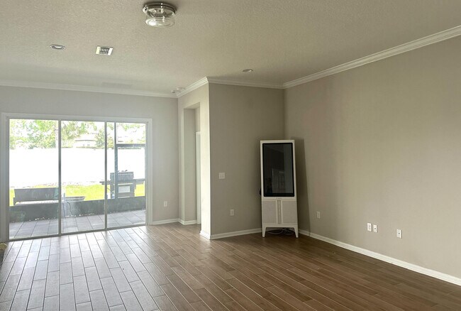 Building Photo - 8056 Island Fox Rd