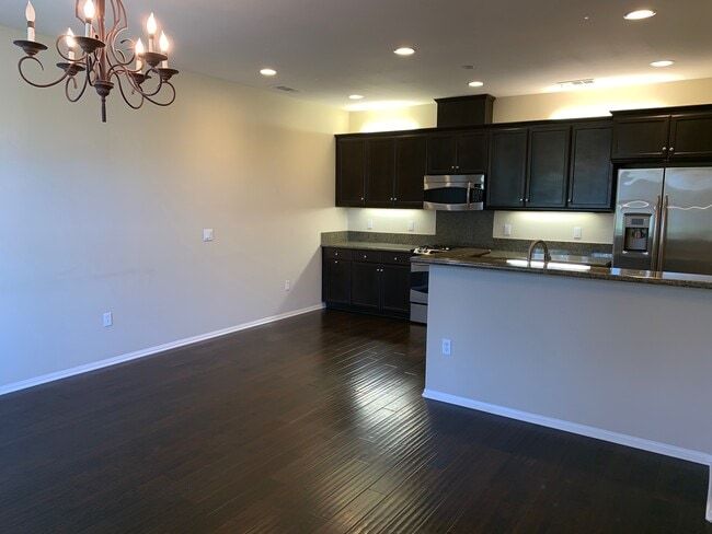 Building Photo - 10777 Canyon Grove Trail