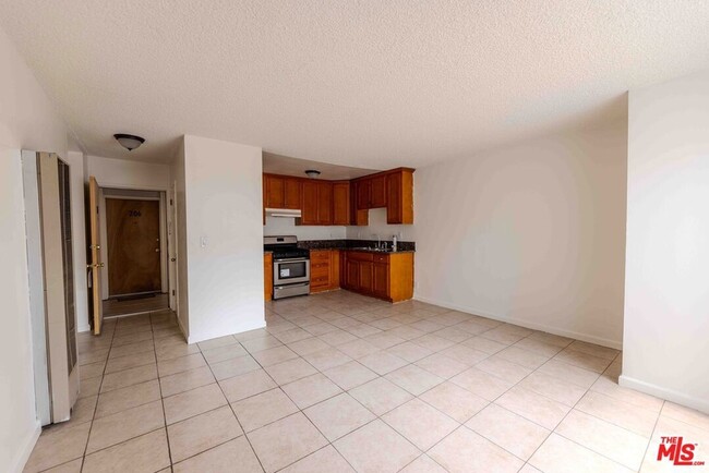 Building Photo - 947 Westmoreland Ave