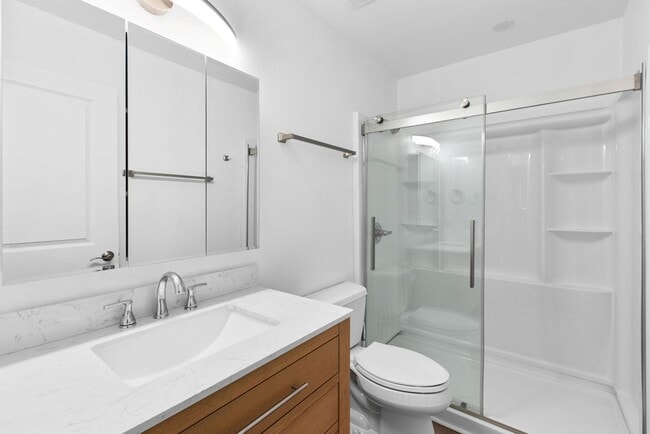 Building Photo - Students Welcome! Updated 2 Bedroom 1 Bath near Foothills Mall