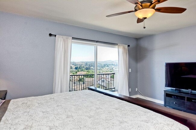 Building Photo - 5216 Topsail Dr