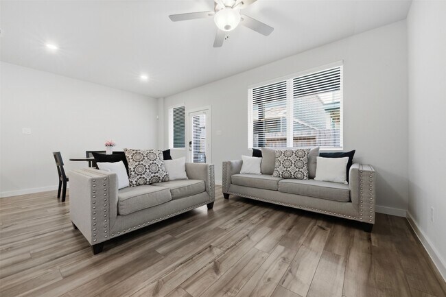 Building Photo - 635 Salt Marsh Trl