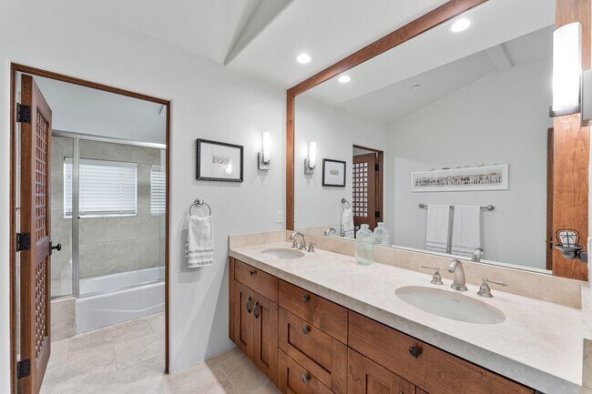 Building Photo - GORGEOUS CUSTOM BEACH HOME - Solimar Beach Colony