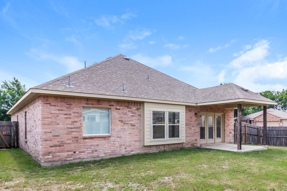 Building Photo - 10048 Iron Ridge Dr