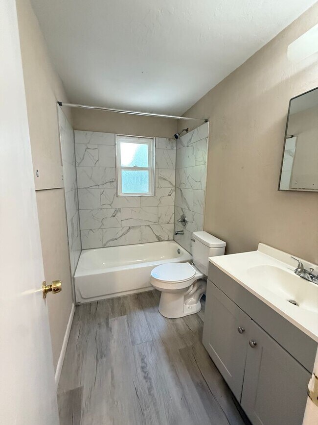 Building Photo - 1721 SW 68th Terrace