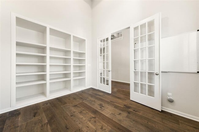 Building Photo - 5104 Alonso Dr