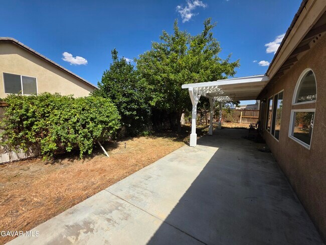 Building Photo - 5175 Capri Ct
