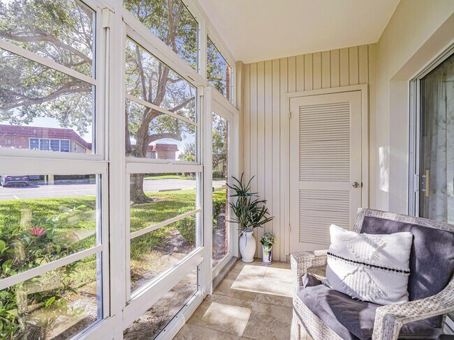 Building Photo - 73 Royal Oak Ct