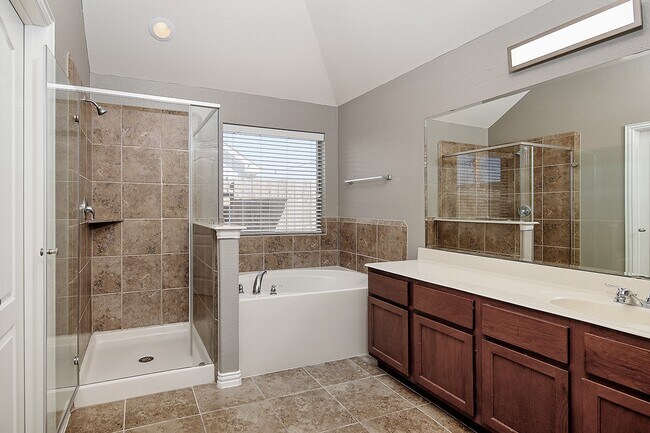 Building Photo - 9606 Arched Oak Dr