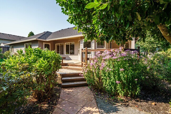 Building Photo - Beautifully Landscaped 1/4 acre with Well Maintained 4 bedroom 2 Bath Home with 3 Car Garage