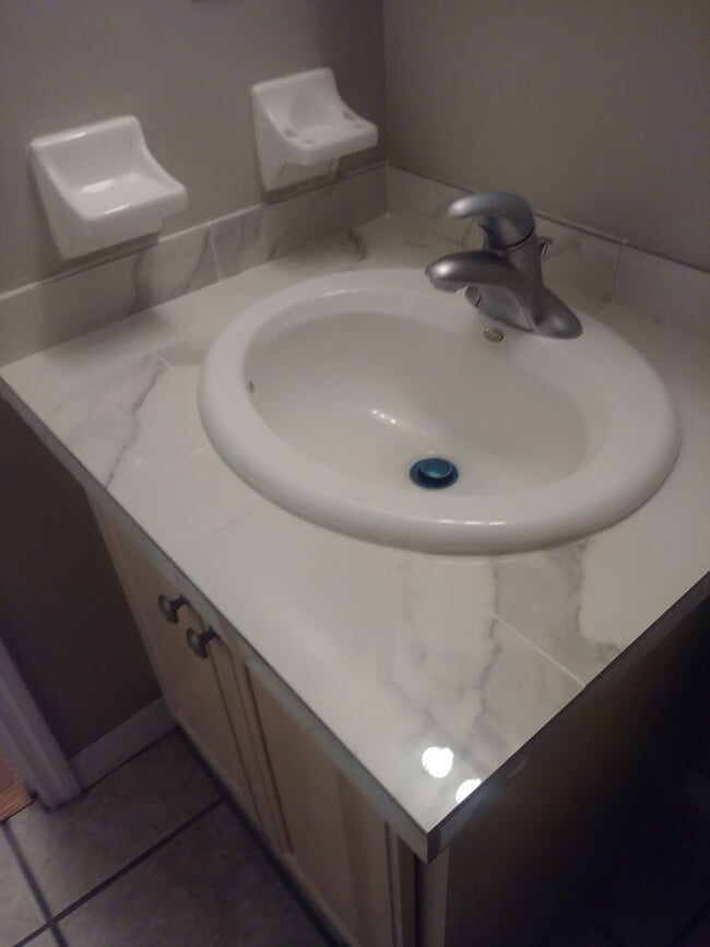 Building Photo - 1 BR 1.5 Bath Near Downtown Eustis