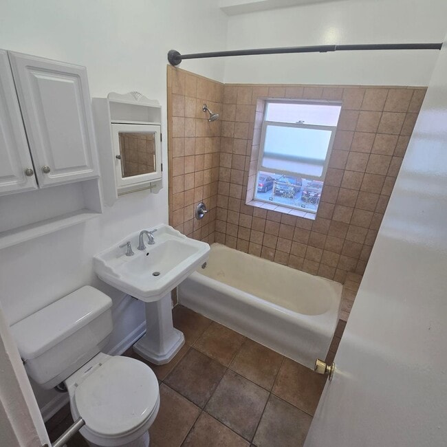 Interior Photo - Alexandria Gramercy, LLC