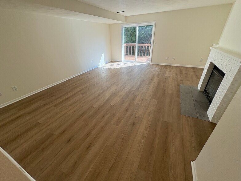 Building Photo - 2875 Cimarron Trl