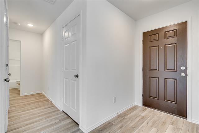 Building Photo - 16048 Isles Dr