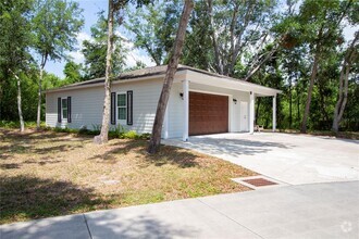 Building Photo - 1600 Sunset Ln