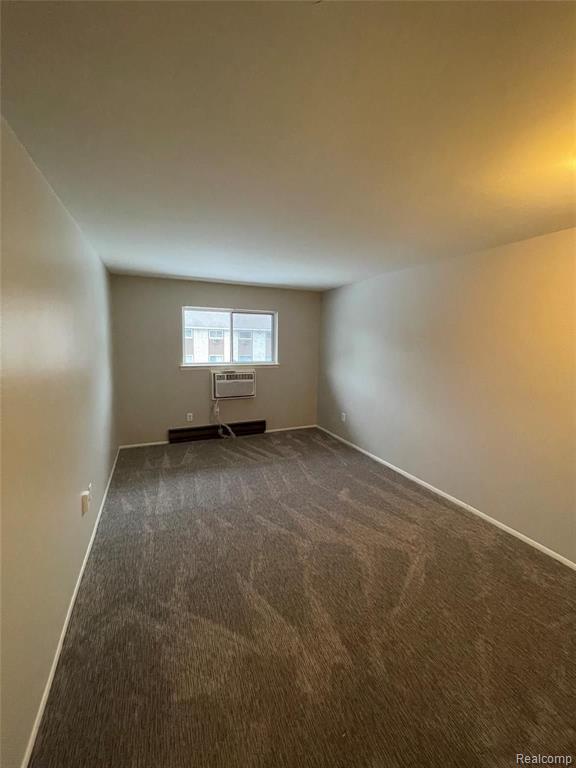 Building Photo - 7550 Woodview St