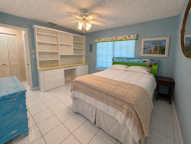 Building Photo - 7758 Cloverfield Cir