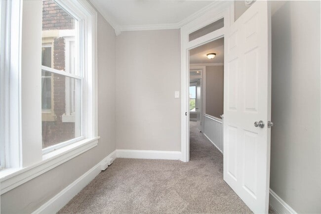 Building Photo - Remodeled 3 bedroom 1 bath home in Harrisburg,  PA