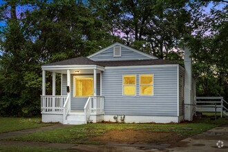 Building Photo - Stylish & Newly Renovated 3 Bedroom 2 Bath...
