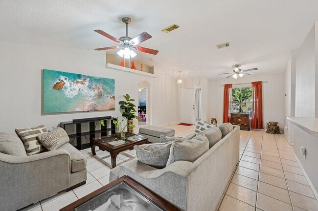 Building Photo - 5920 NW Wolverine Rd