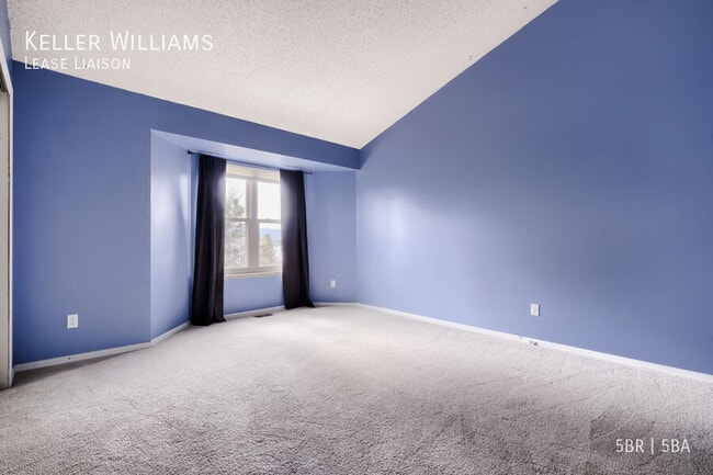 Building Photo - 8050 Butterweed Dr