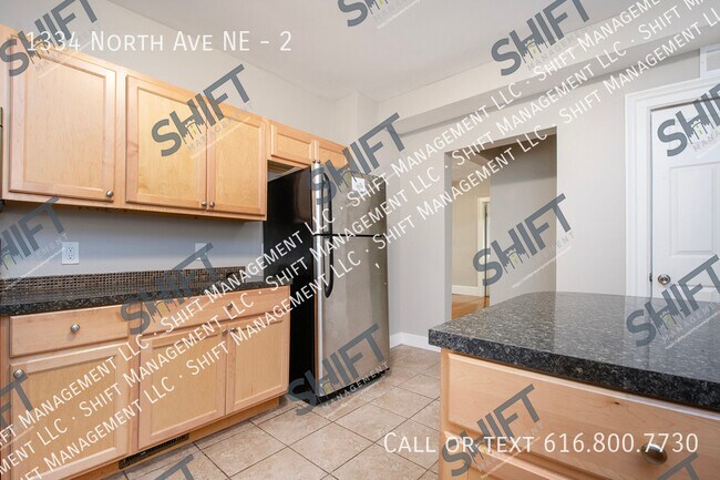 Building Photo - 1334 North Ave NE