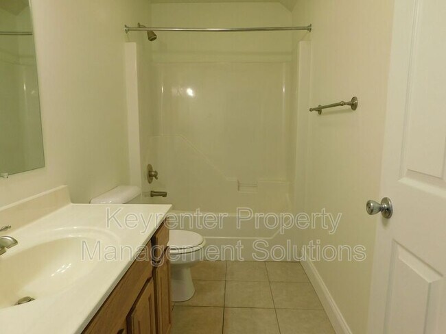 Building Photo - 42 Enchanted View Cir