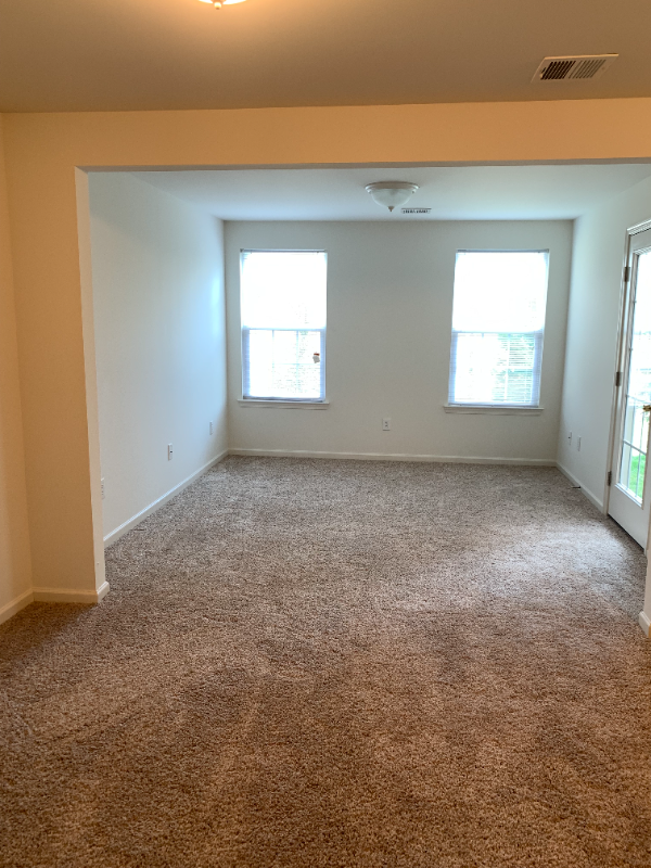 Building Photo - 1082 Sparrow Way