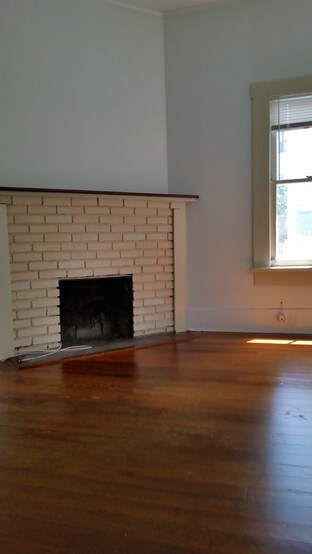 bedroom -front-empty - 1434 NW 3rd Ave