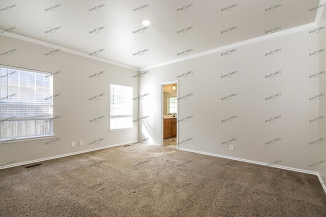 Building Photo - 8619 E 95th Pl