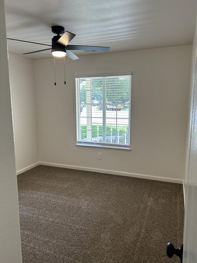 Building Photo - 4724 W Manor Ct
