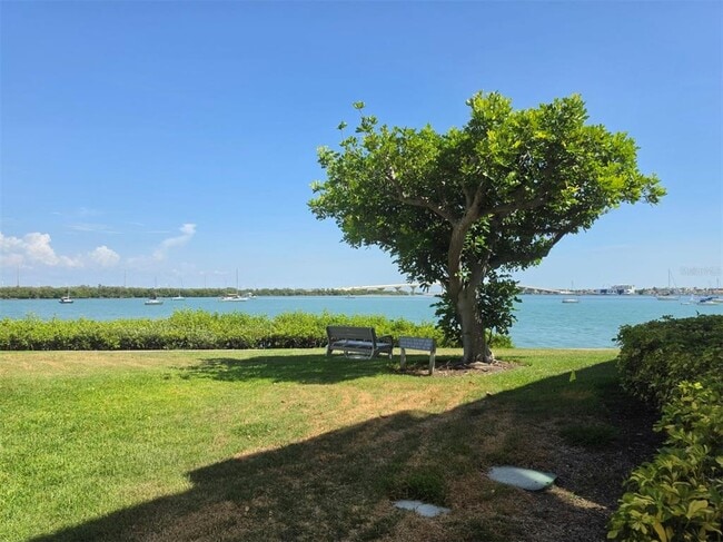 Building Photo - 6295 Bahia Del Mar Cir