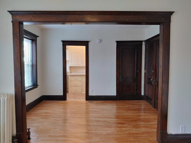 Building Photo - 901-909 Summit