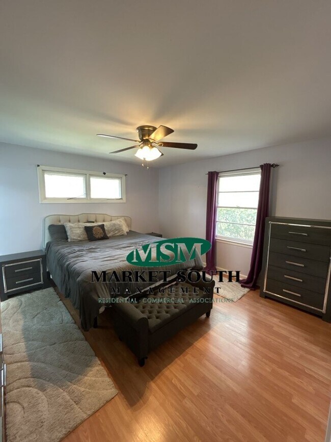 Building Photo - **APPLICATION PENDING!** Fully Furnished H...