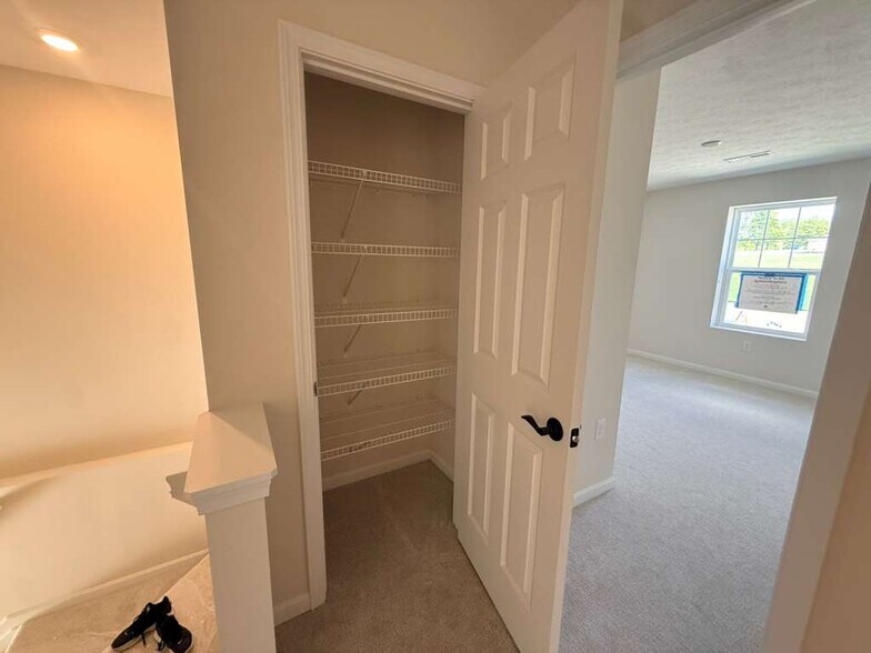 Building Photo - 7231 Grandway Dr