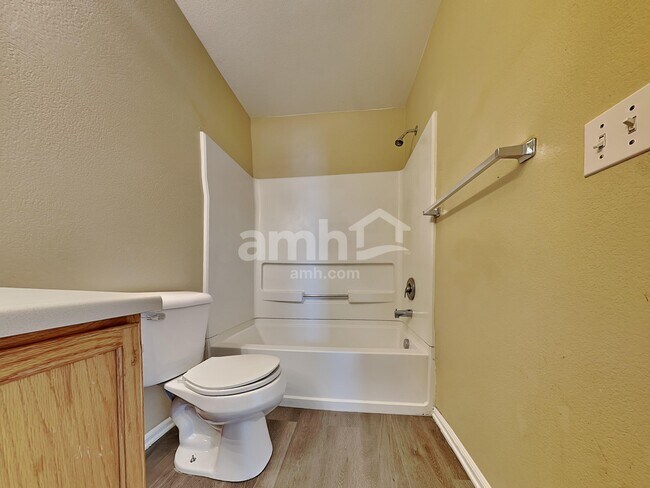 Building Photo - 1131 White Stone Way