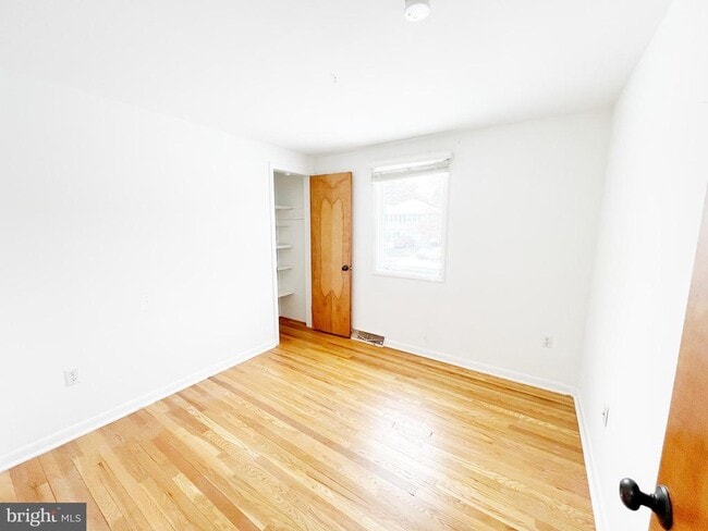 Building Photo - 450 Linden Ave