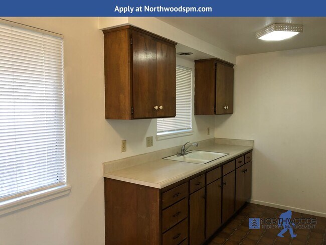 Building Photo - Cozy 1 bedroom 1 bath in Grants Pass