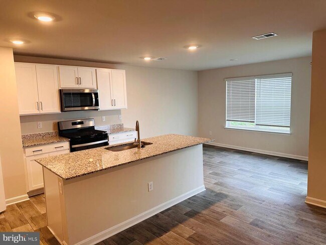 Building Photo - 106 Gossard Wy