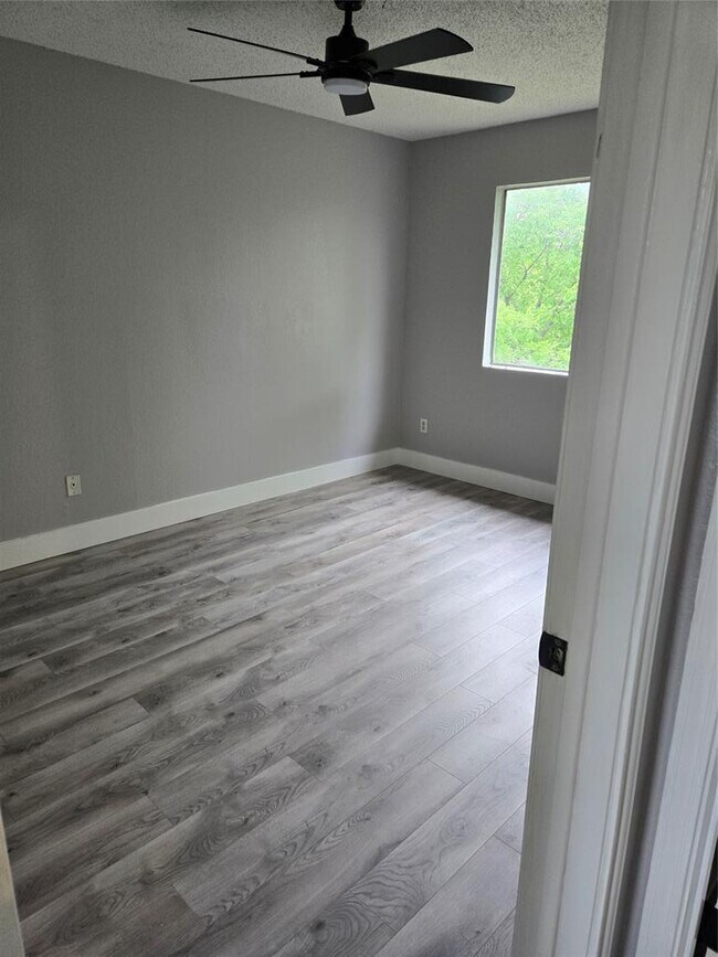 Building Photo - 10001 Parliament House Rd