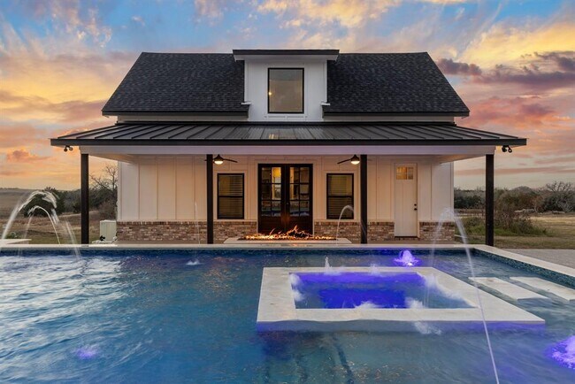 Building Photo - 479 Brown Rd