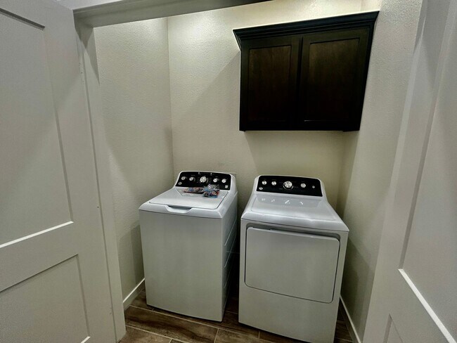Building Photo - Brand-New 3-Bedroom 2 Bath  Home – Modern, Low-Maintenance Living!