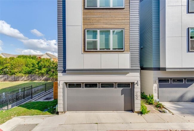 Building Photo - 1405 Hyde St