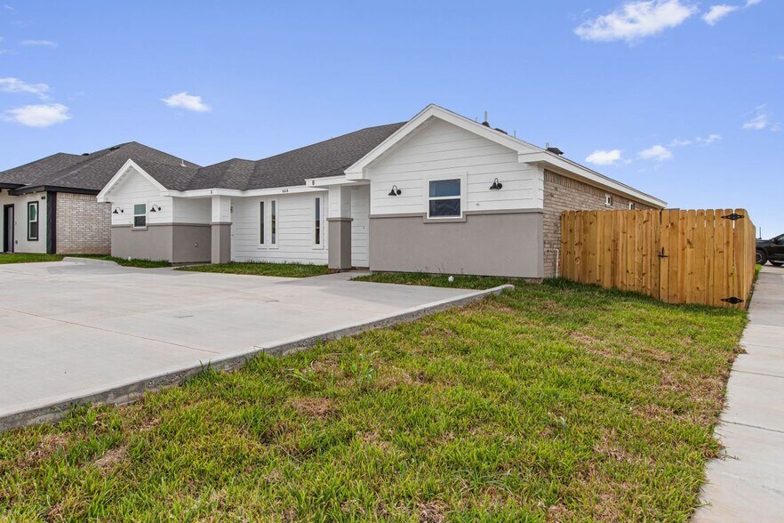 Primary Photo - 664 Marrs Ave