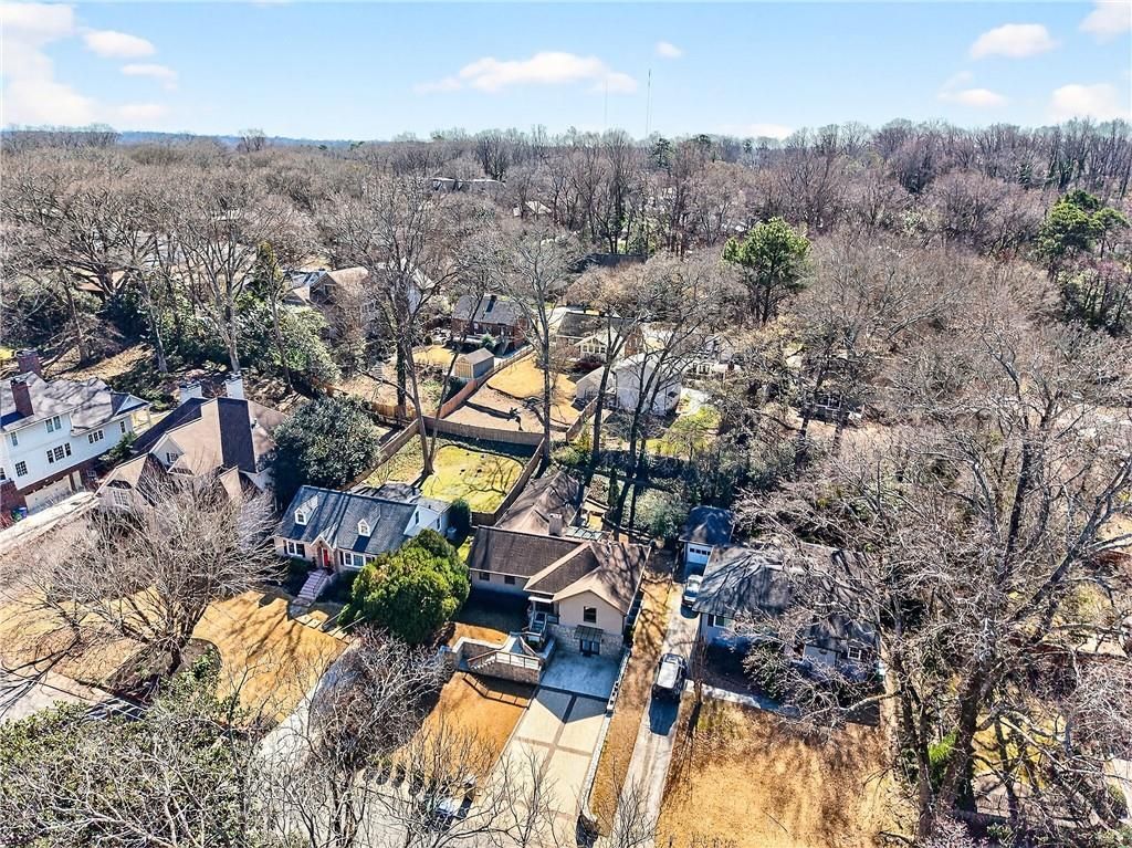 Building Photo - 1319 Chalmette Dr NE