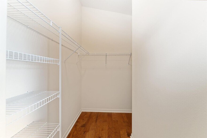 Building Photo - 1382 Viola Ct