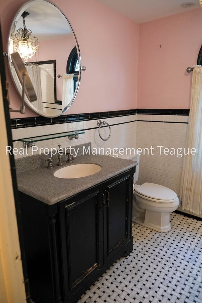 Building Photo - Dream home in Altamont