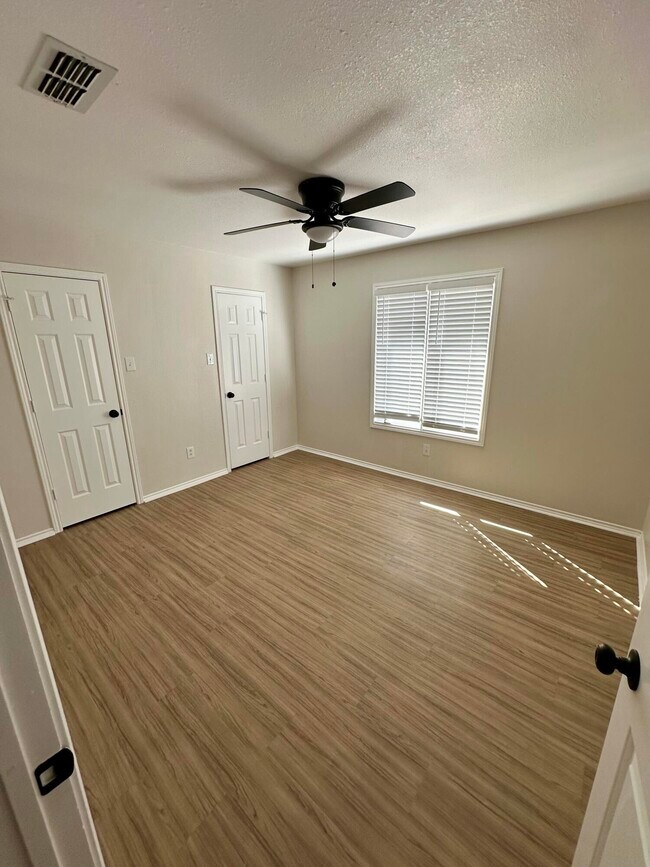 Building Photo - 5821 80th St